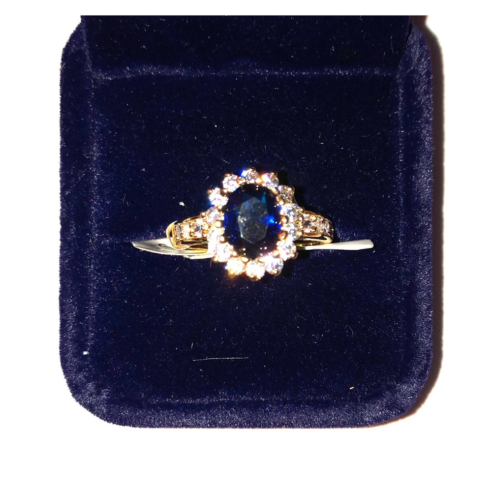 Oval shape Sapphire woman’s ring size 9
